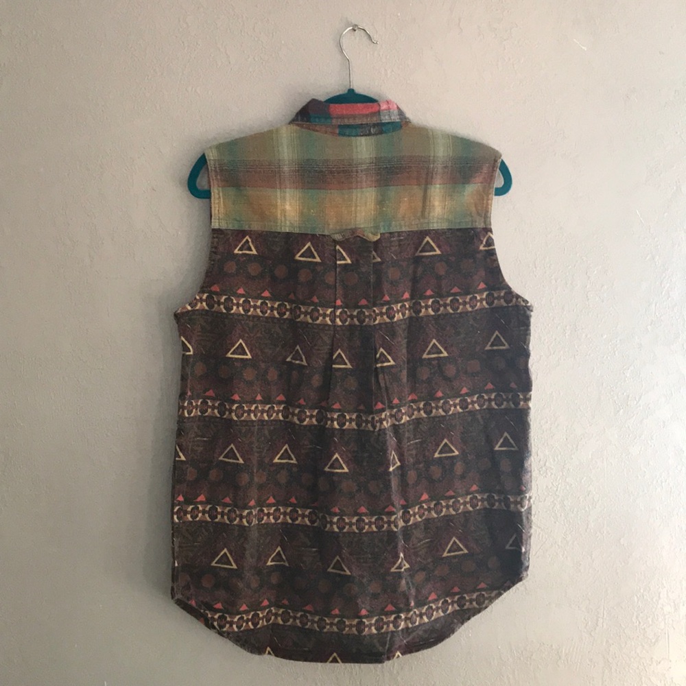 1980s NWT deadstock distressed flannel button-up - Picture 6 of 7